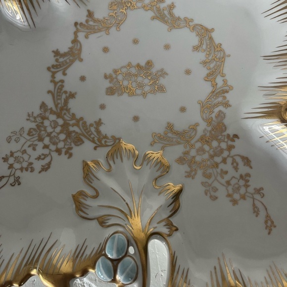 MCM Vintage White RPM Gold Glit Scroll Trimmed Leaf Dish Painted Blue Victorian - Picture 8 of 11